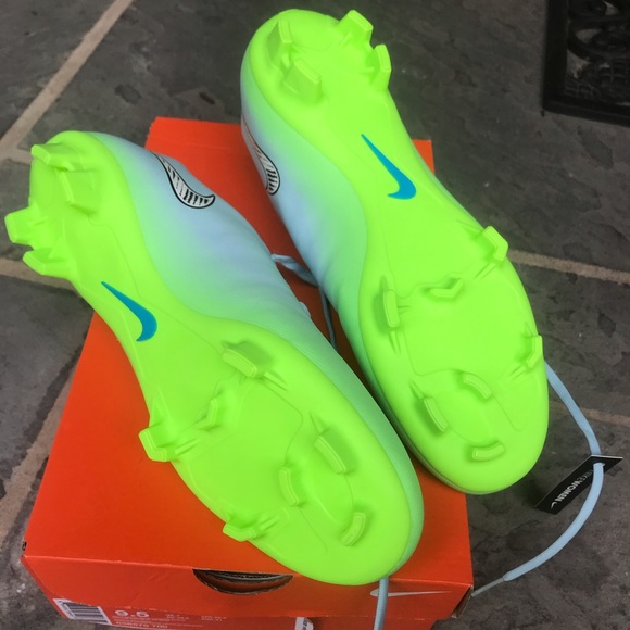 Nike Magista Ola FG Cleats - Picture 3 of 3